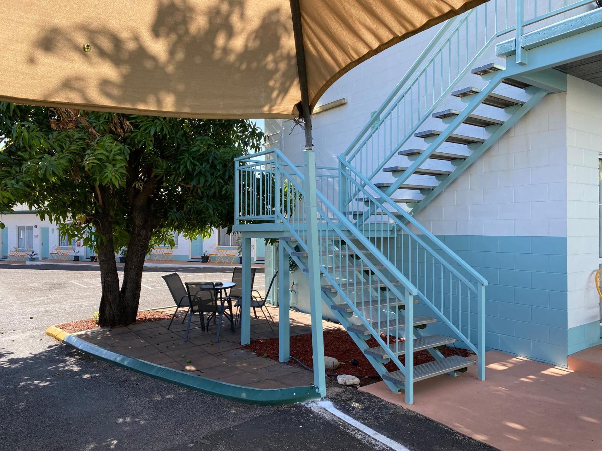 Central Point Motel Mount Isa Zewnętrze zdjęcie