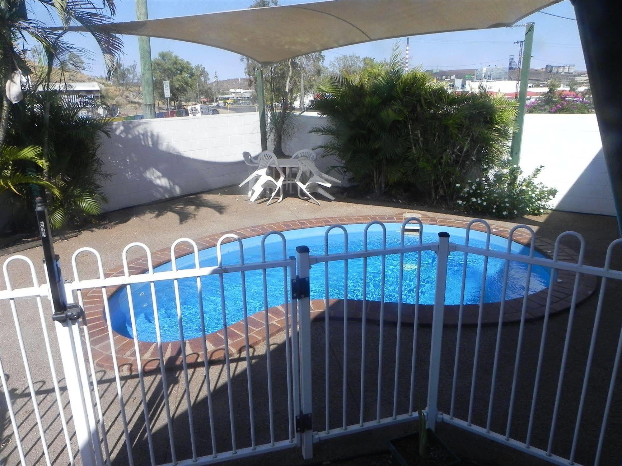 Central Point Motel Mount Isa Zewnętrze zdjęcie